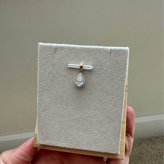 14kt Yellow Gold 0.60ct Pear shape halo Pendant