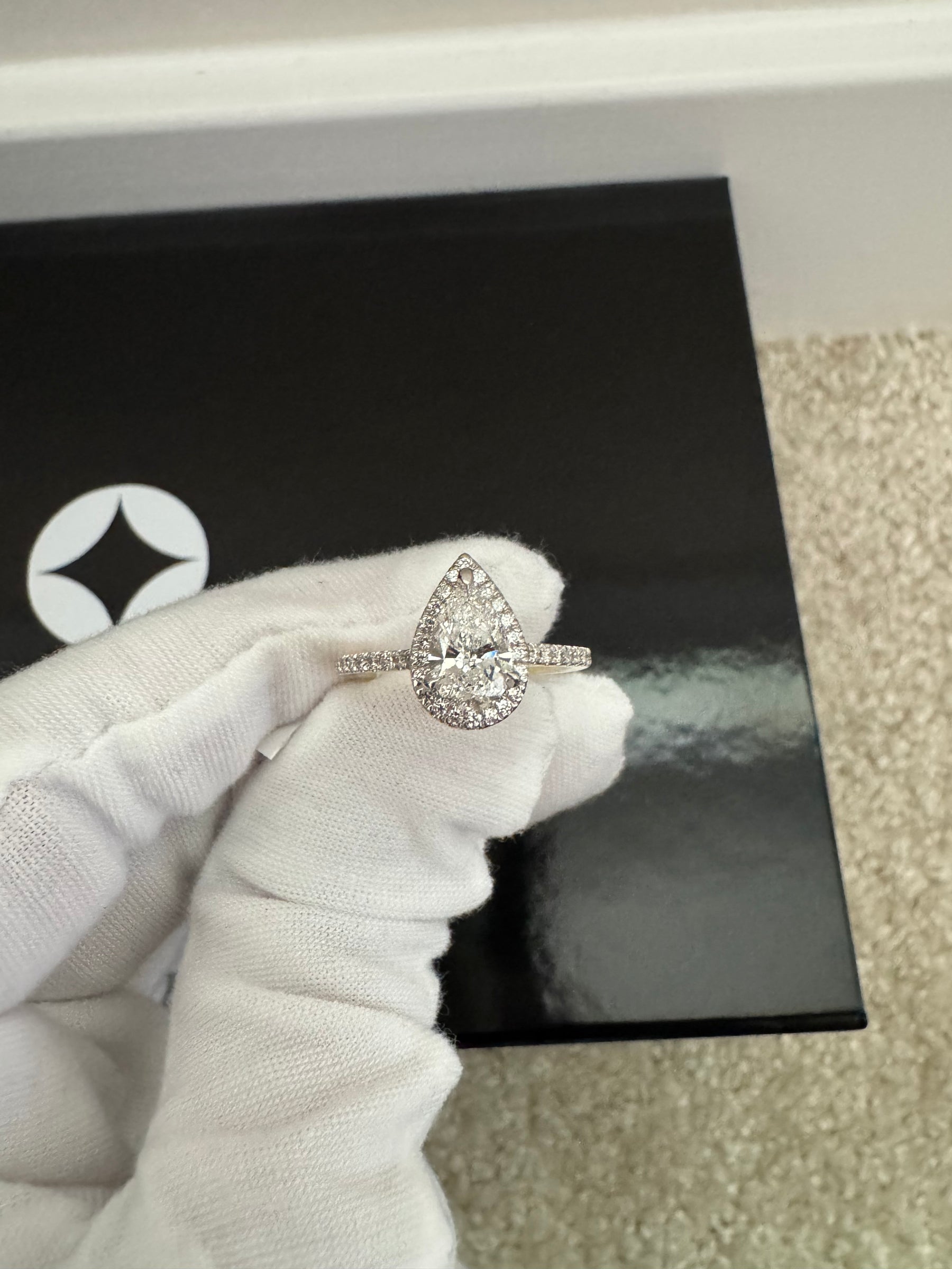 14Kt YG Pear Shape Halo Lab Diamond Ring 1.29CT VS F Color