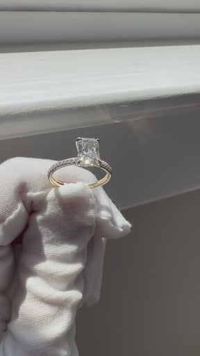 14KT YG 1.53CT CENTER RADIANT CUT LAB GROWN DIAMOND RING